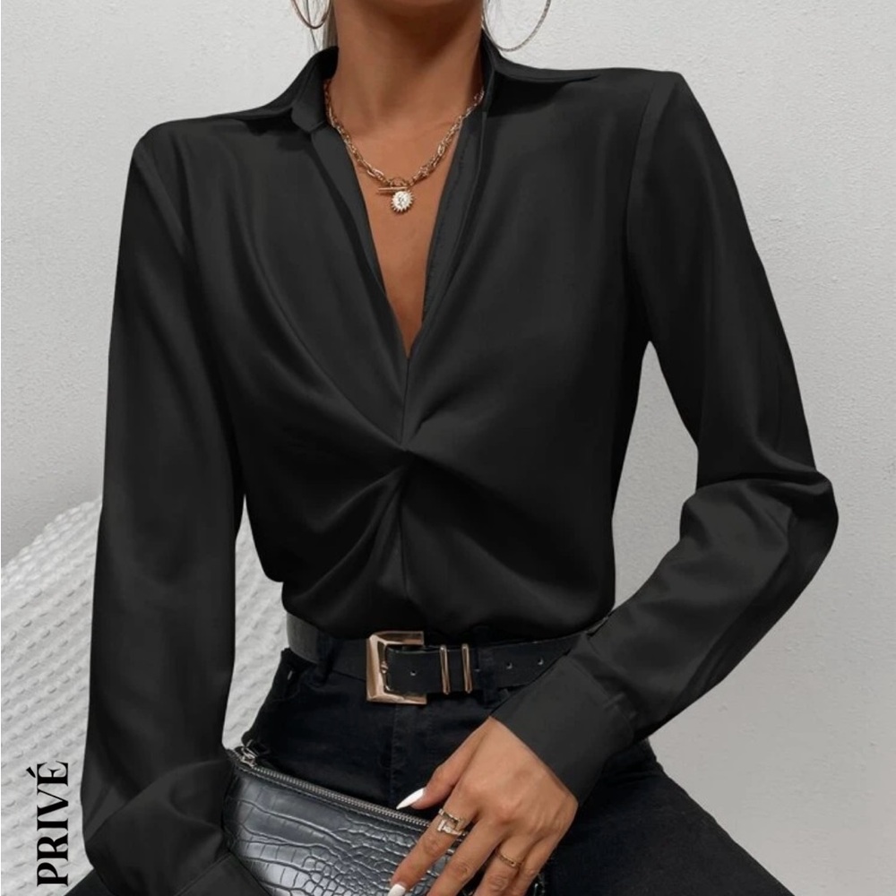 Women's Black Long Sleeve Top